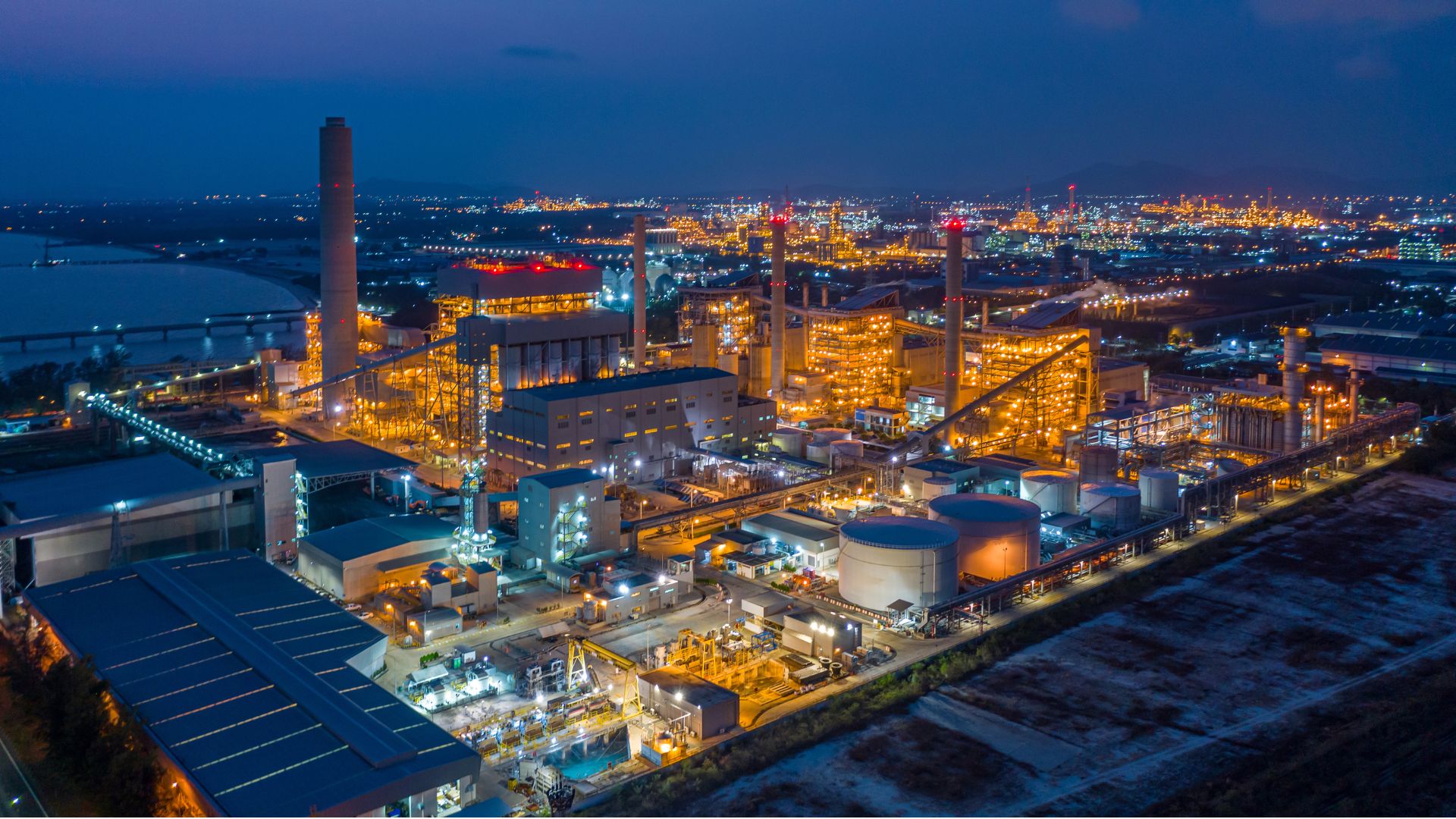When a millisecond is enough to stop a plant: voltage dips in industry